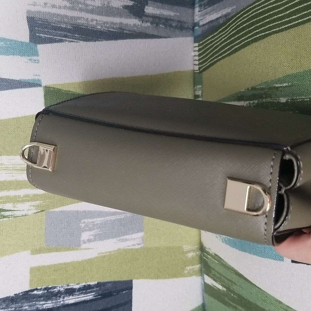 Kate Spade New York Small Byrdie in Green(Like New) - discontinued - Picture 7 of 11